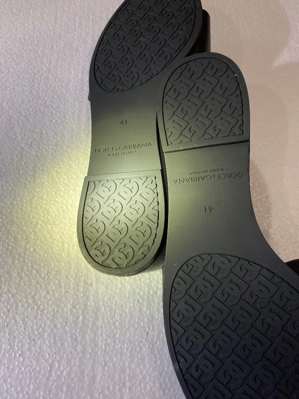 Dolce&Gabbana DG Interlocked Leather Sandals